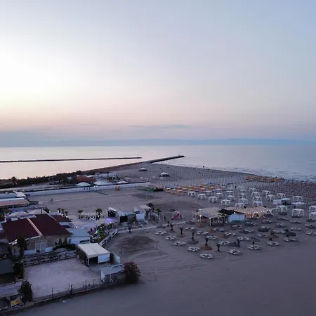 Paradiso Dei Giovani Hotel Margherita Di Savoia